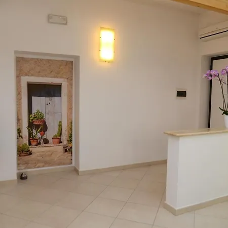 בית הארחה Jonico 4*